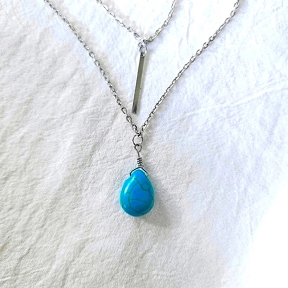 🔥3/$20 Silver and Turquoise Layered Necklace - Picture 4 of 7